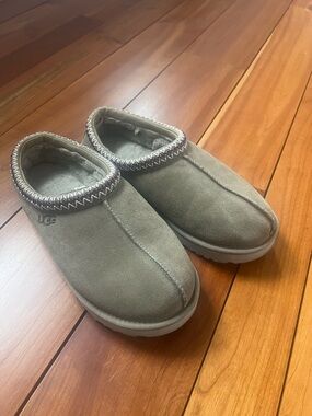 UGG Tasmans Women's Olive Suede Shearling-Lined